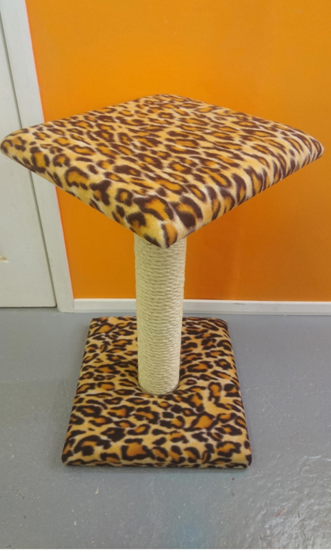 Large Cat Scratching Post with Platform | ScratchyCats